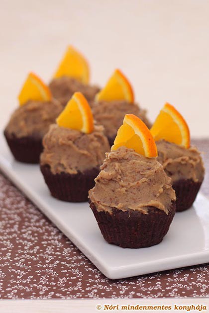 Csokis muffinok gesztenyés-narancsos mázzal